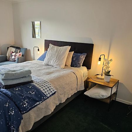 Magnolia House Apartment Featherston Екстериор снимка