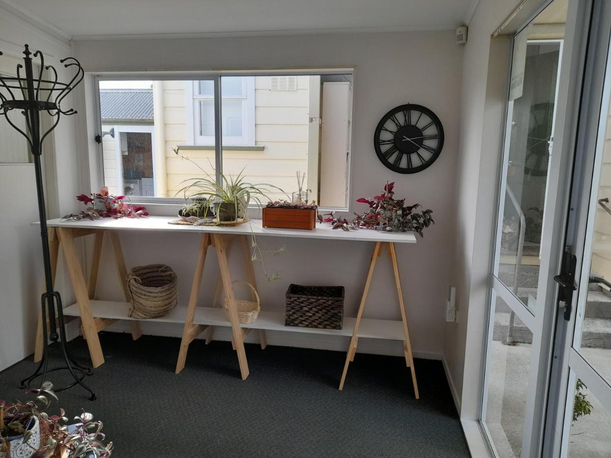 Magnolia House Apartment Featherston Екстериор снимка
