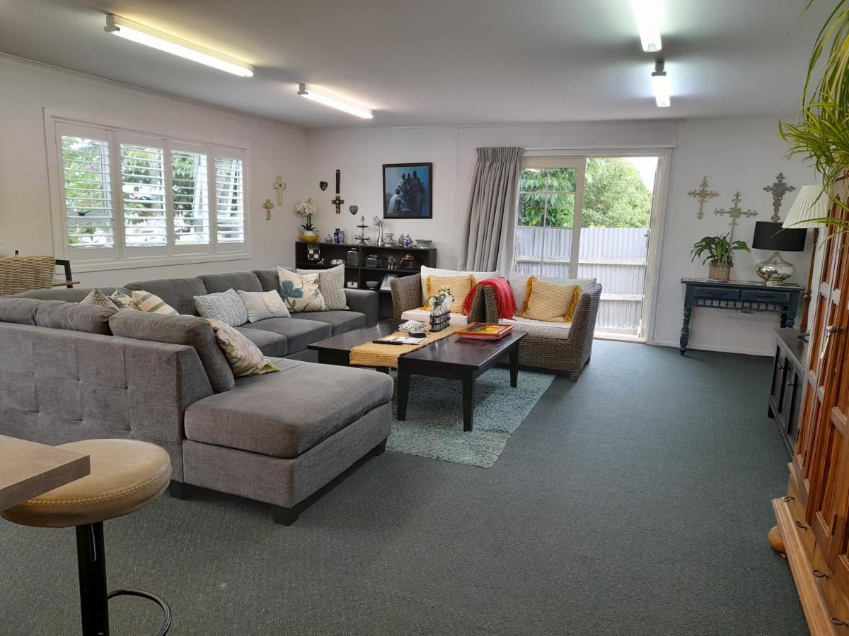 Magnolia House Apartment Featherston Екстериор снимка