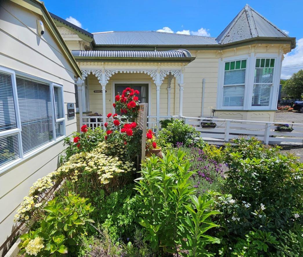Magnolia House Apartment Featherston Екстериор снимка